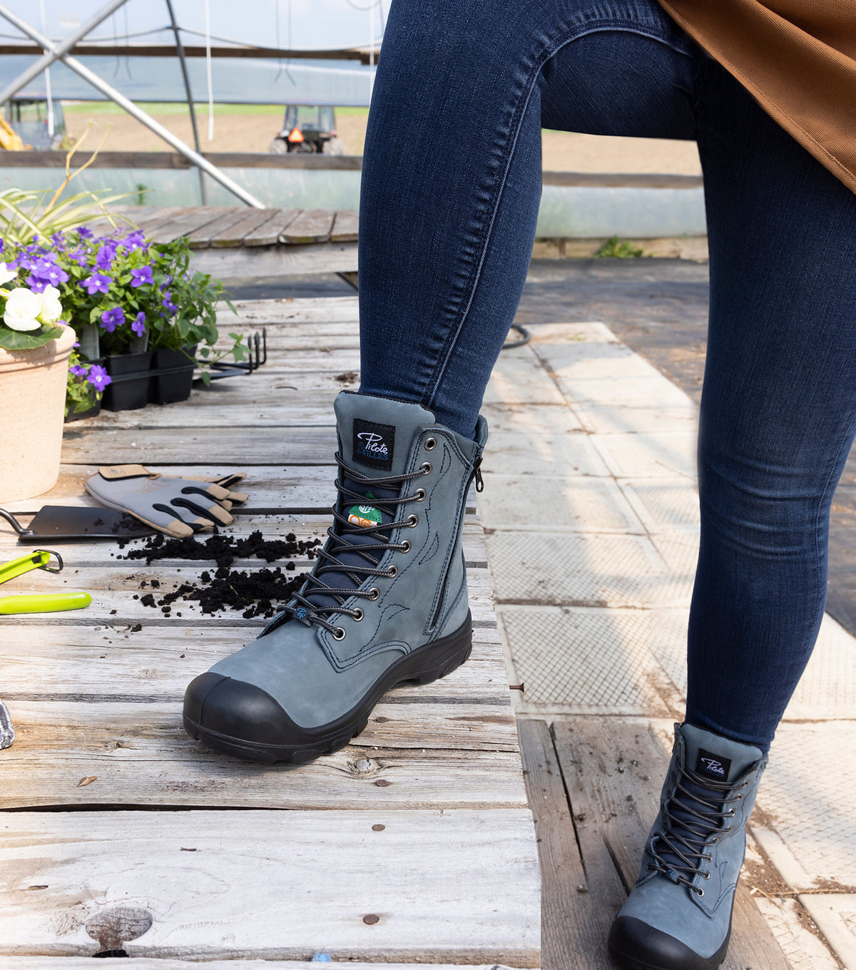 S558 | Women's 8